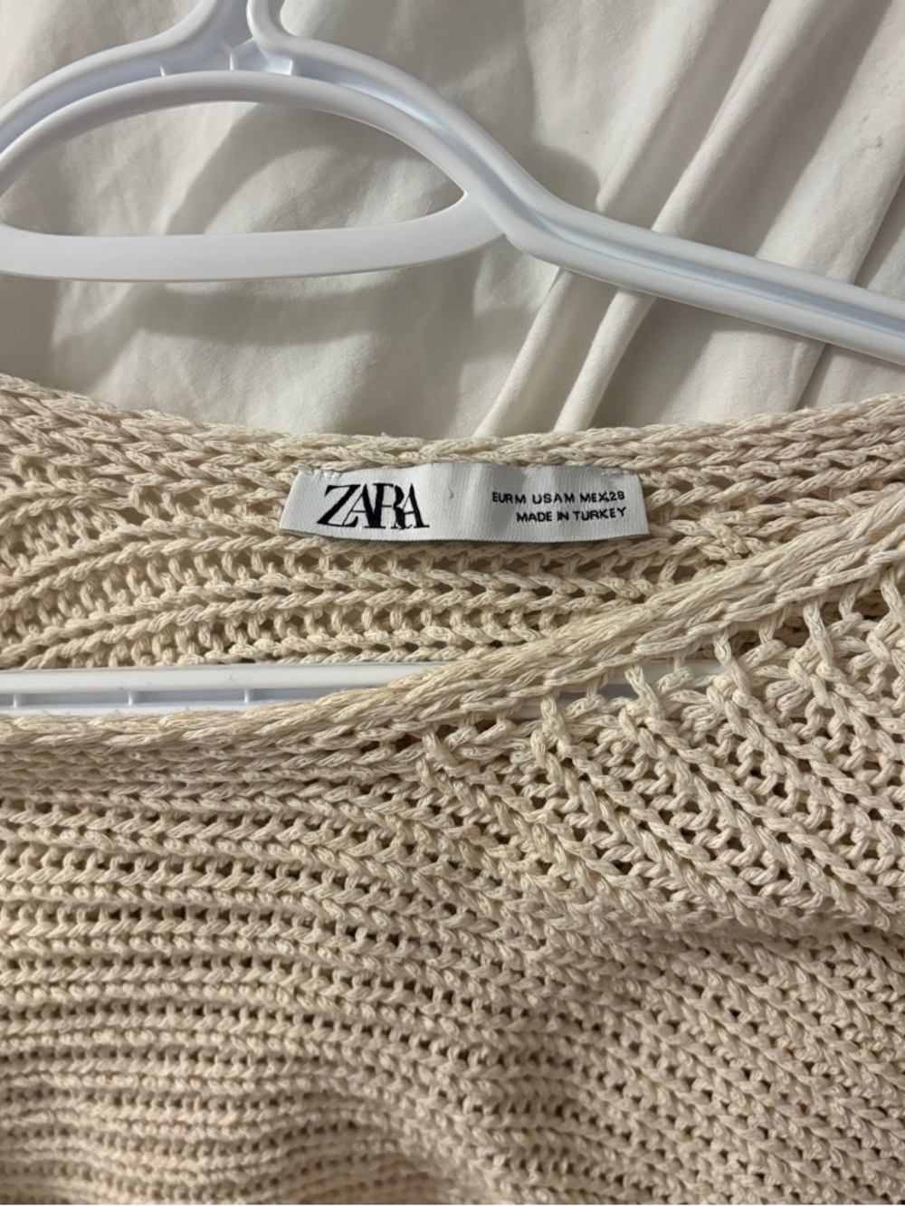 Zara Oversized Open-Knit Batwing Sleeve Ivory Ecru Sweater Size Medium - Picture 4 of 6